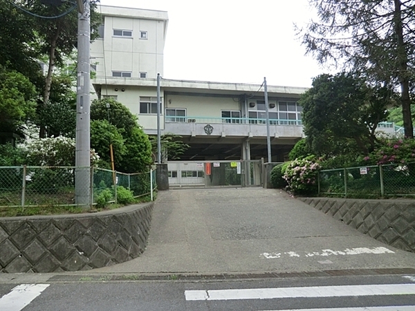 【B号棟】鎌倉市新築戸建全2棟分譲住宅ルーフバルコニー(鎌倉市立山崎小学校)