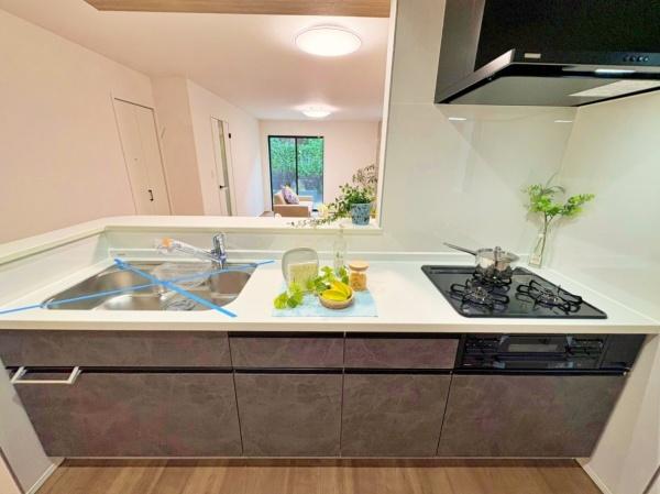 金沢区新築戸建2WICパントリー2台駐車可