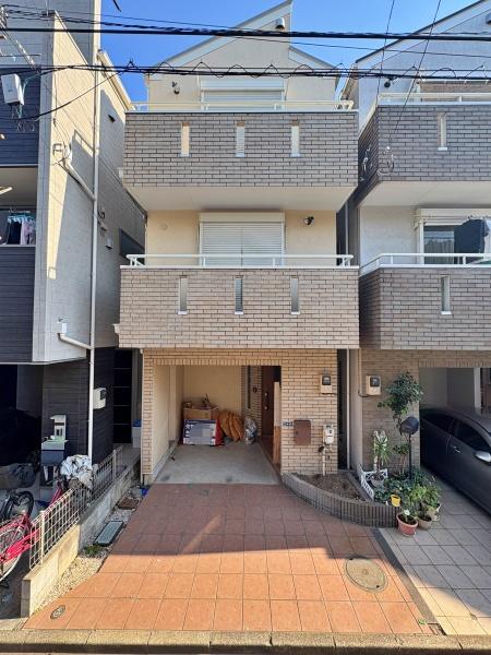 川崎市中古戸建ビルトイン車庫納戸平坦