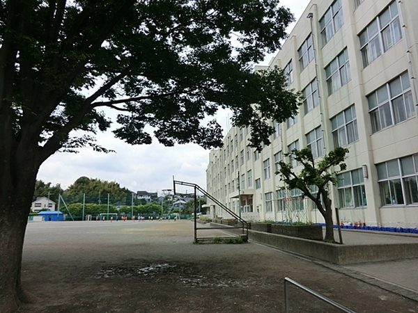 【1号棟】大和市新築戸建納戸パントリー2台駐車可(大和市立下福田小学校)