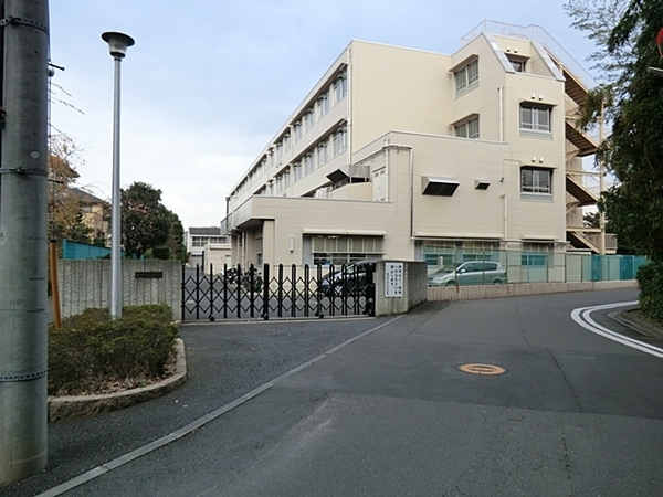 横浜市都筑区牛久保東２丁目の土地(横浜市立中川小学校)