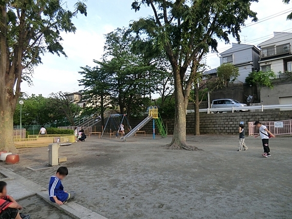 横浜市港南区港南３丁目の中古一戸建て(港南二丁目公園)