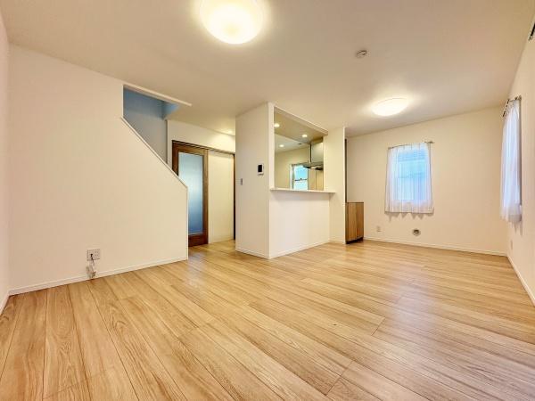 茅ヶ崎市中古戸建WIC南側庭南面バルコニー