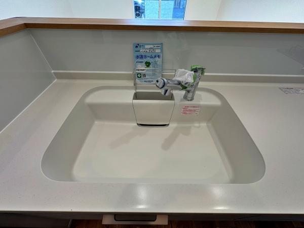 【B号棟】綾瀬市新築戸建ルーバル2台駐車可WIC