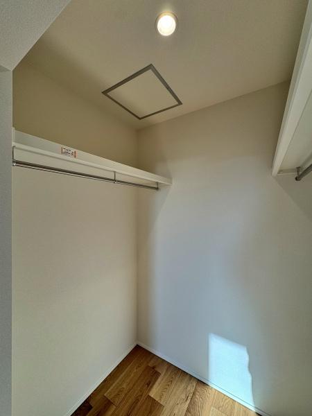 【B号棟】綾瀬市新築戸建ルーバル2台駐車可WIC