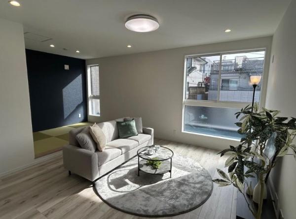 緑区新築戸建2台駐車可ルーバルパントリー