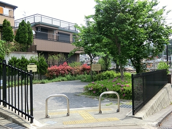 川崎市麻生区岡上６丁目の中古一戸建て(金井桑陽台さくら公園)