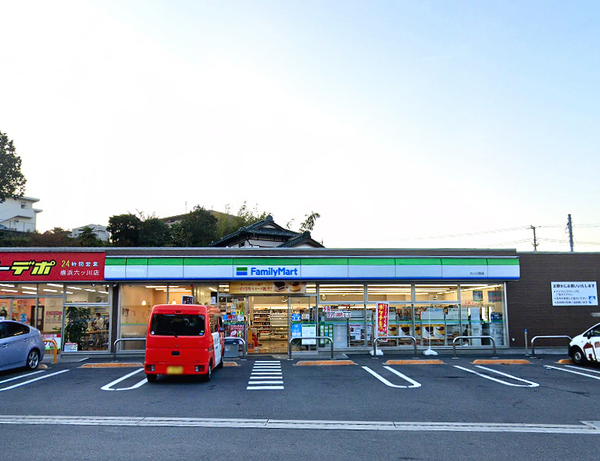 南区新築戸建グルニエ地下車庫パントリー(ファミリーマート六ッ川西店)