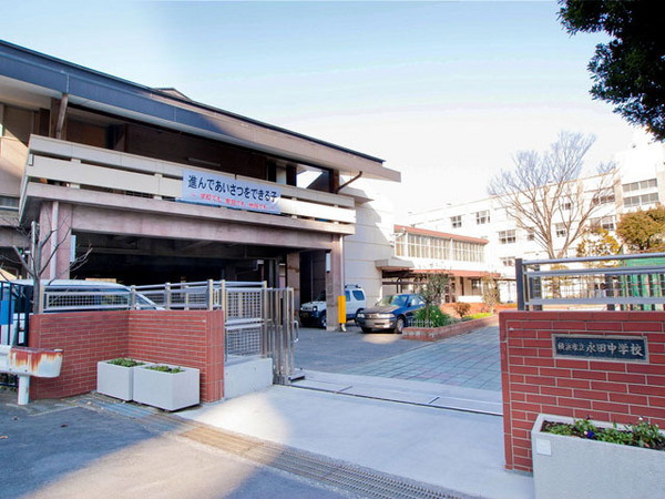 南区新築戸建グルニエ地下車庫パントリー(横浜市立永田中学校)