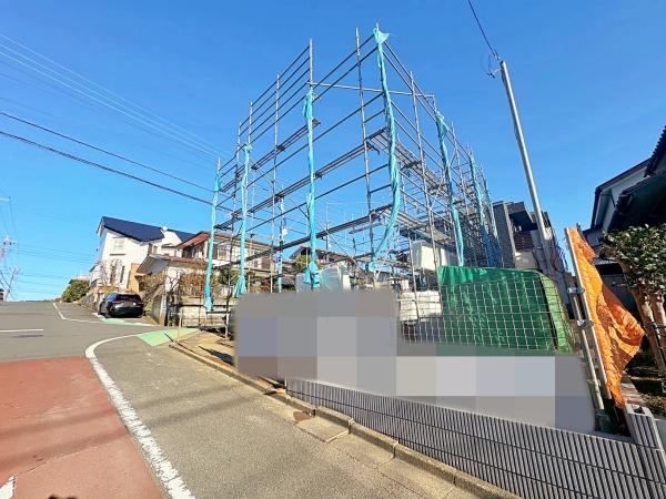 【1号棟】海老名市新築戸建3台駐車可角地床暖