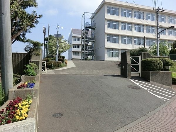 【1号棟】海老名市新築戸建3台駐車可角地床暖(綾瀬市立城山中学校)