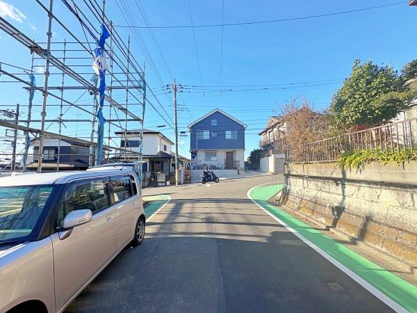 【1号棟】海老名市新築戸建3台駐車可角地床暖