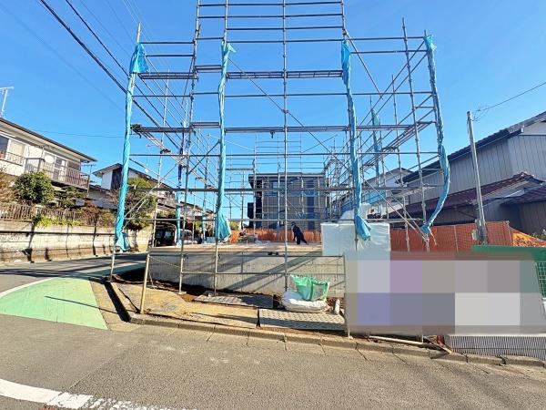 【1号棟】海老名市新築戸建3台駐車可角地床暖