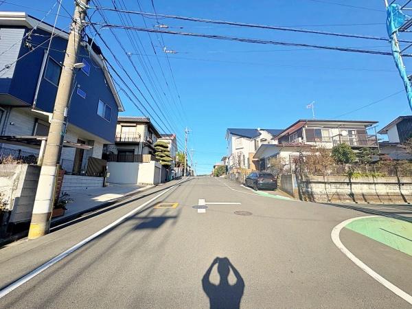 【1号棟】海老名市新築戸建3台駐車可角地床暖