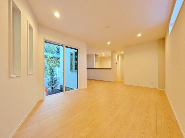 【8号棟】緑区新築戸建2台駐車可パントリー