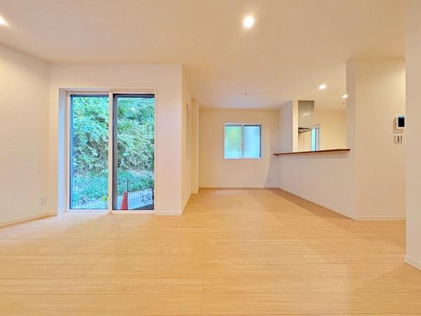 【8号棟】緑区新築戸建2台駐車可パントリー