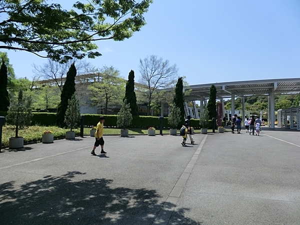 【C号棟】旭区新築戸建2路線利用可SIC電動シャッター(横浜動物の森公園)