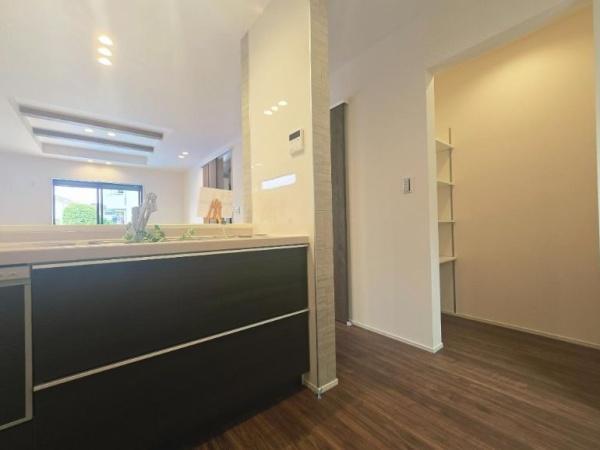 【2号棟】青葉区新築戸建2台駐車可パントリー