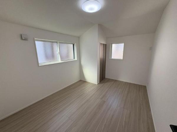 港南区新築戸建2台駐車可LDK18帖床暖房