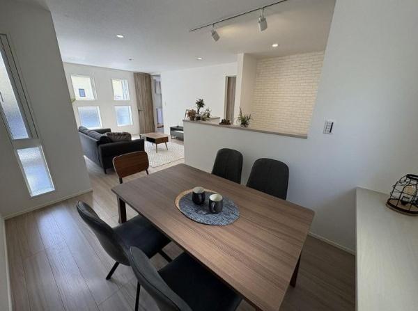 港南区新築戸建2台駐車可LDK18帖床暖房