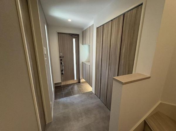 港南区新築戸建2台駐車可LDK18帖床暖房