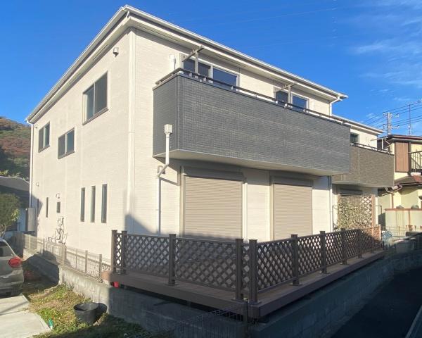 横須賀市戸建　平成27年築　ウッドデッキ　カースぺ有