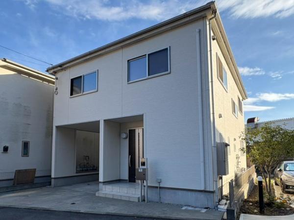 横須賀市戸建　平成27年築　ウッドデッキ　カースぺ有