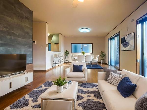 横須賀市戸建　平成27年築　ウッドデッキ　カースぺ有