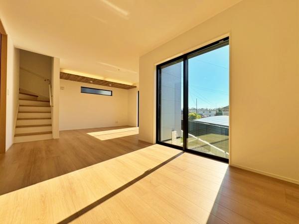 川崎市新築戸建2台駐車可庭付SICパントリー