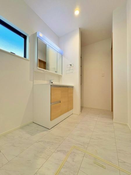 川崎市新築戸建2台駐車可庭付SICパントリー