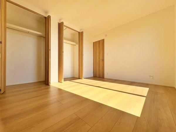 川崎市新築戸建2台駐車可庭付SICパントリー