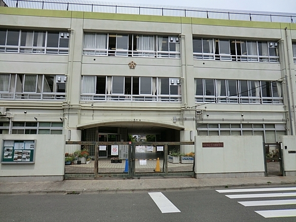 【2号棟】川崎市新築戸建ビルトイン車庫納戸(川崎市立下河原小学校)