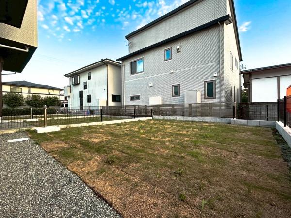 【4号棟】小田原市新築戸建　カースぺ2台　南側専用庭あり