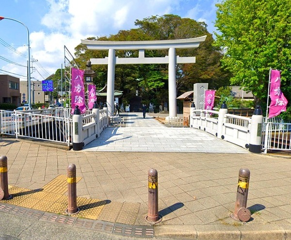 藤沢市新築戸建　敷地200平米超　車5台駐車可　WIC(白旗神社)