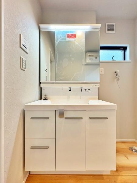 【1号棟】金沢区新築戸建ビルトイン車庫パントリー