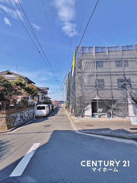 【2号棟】金沢区新築戸建リビング階段納戸