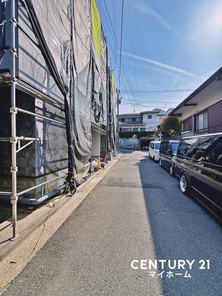 【2号棟】金沢区新築戸建リビング階段納戸
