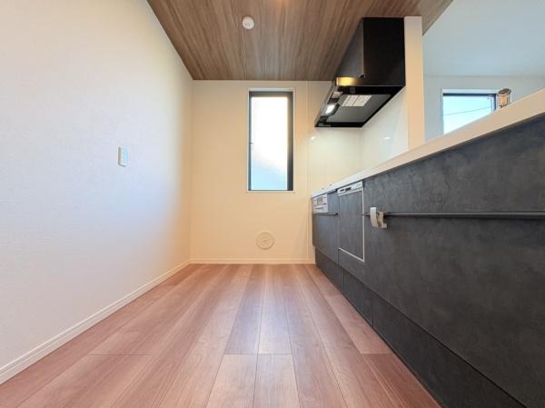 【2号棟】藤沢市新築戸建　ビルドインガレージ　都市ガス