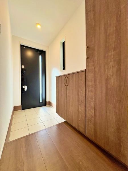 金沢区新築戸建ビルトイン車庫WICLDK18帖