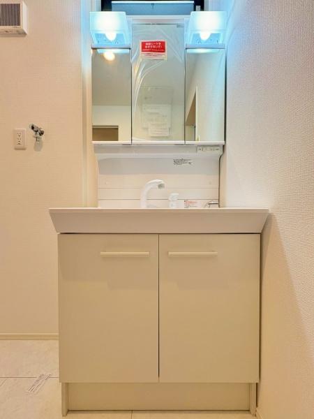 金沢区新築戸建ビルトイン車庫WICLDK18帖