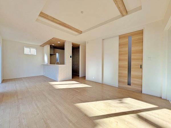 【1号棟】瀬谷区新築戸建2台駐車可和室吹抜