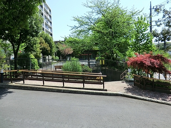 横浜市神奈川区羽沢町の新築一戸建(三枚町第一公園)