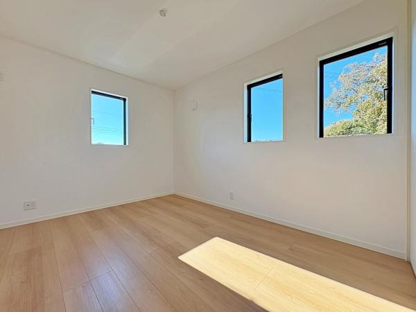 【1号棟】港南区新築戸建WICLDK18帖