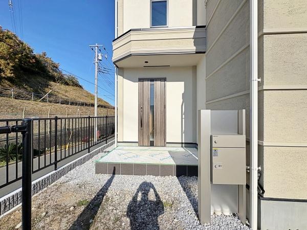 【1号棟】港南区新築戸建WICLDK18帖
