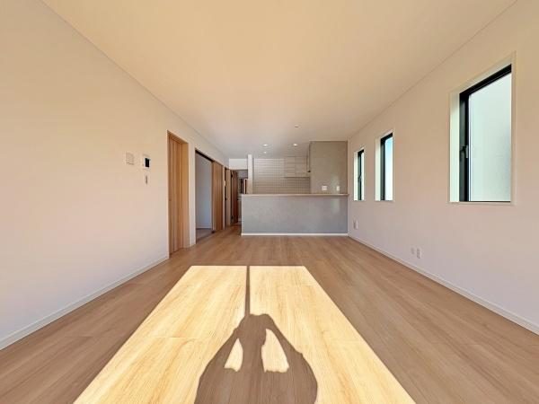【1号棟】港南区新築戸建WICLDK18帖