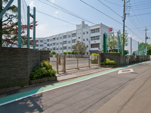 戸塚区新築戸建2台駐車可LDK21帖以上SIC(横浜市立小雀小学校)
