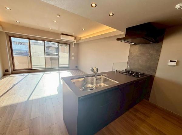 クリオ横浜西口弐番館【駅徒8分WIC】