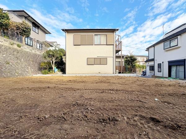保土ケ谷区新築戸建カースペース2台吹抜広いお庭