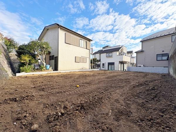 保土ケ谷区新築戸建カースペース2台吹抜広いお庭