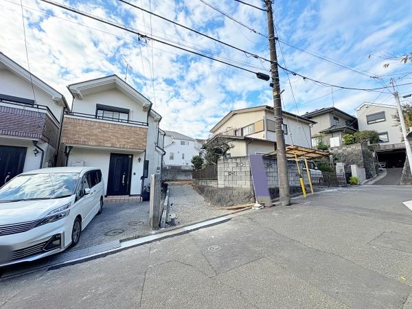 保土ケ谷区新築戸建カースペース2台吹抜広いお庭